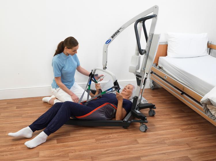 Otra imagen de Grúa Birdie Invacare EVO